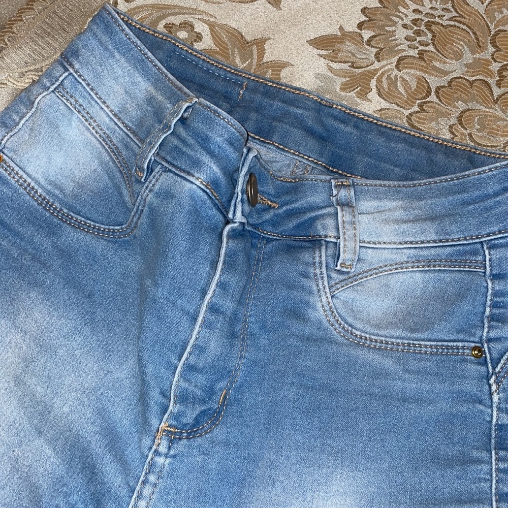 Blue Jeans - Picture 3 of 5